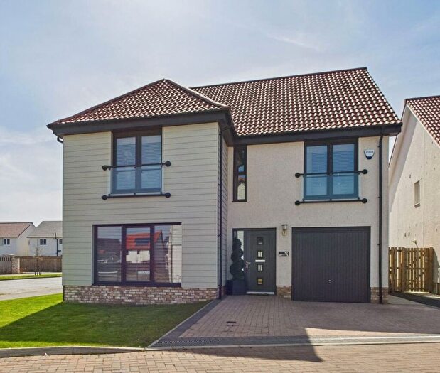 6 Bedroom Detached House For Sale In Buchan Square, East Calder, West Lothian, EH53