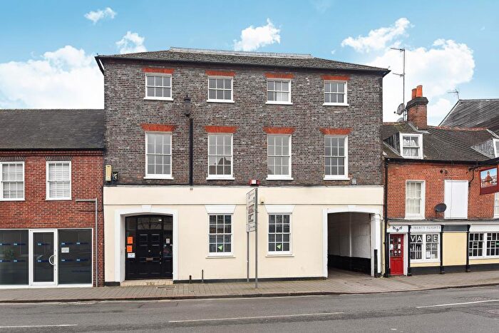 2 Bedroom Apartment To Rent In Newbury, Berkshire, RG14