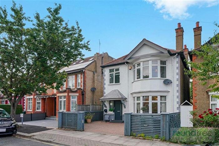 4 Bedroom House For Sale In Egerton Gardens, Hendon, NW4