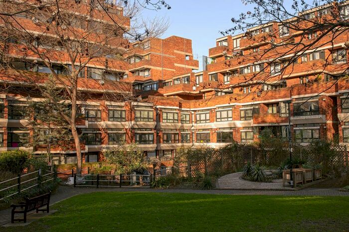 2 Bedroom Flat To Rent In Vauxhall Bridge Road, London, SW1V