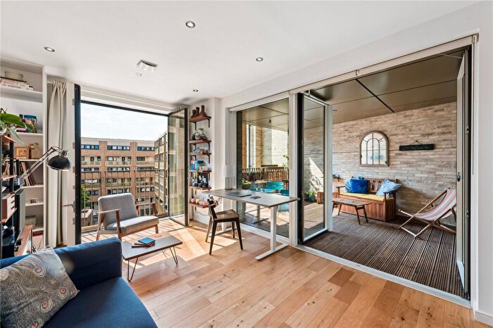 2 Bedroom Apartment For Sale In Green Lanes, London, N4