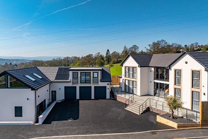 6 Bedroom Detached House For Sale In Trough Laithe Gardens, Barrowford, BB9