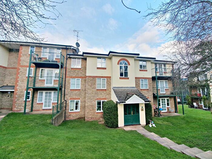 1 Bedroom Flat To Rent In Alexandra Park, Queen Alexandra Road, High Wycombe, HP11