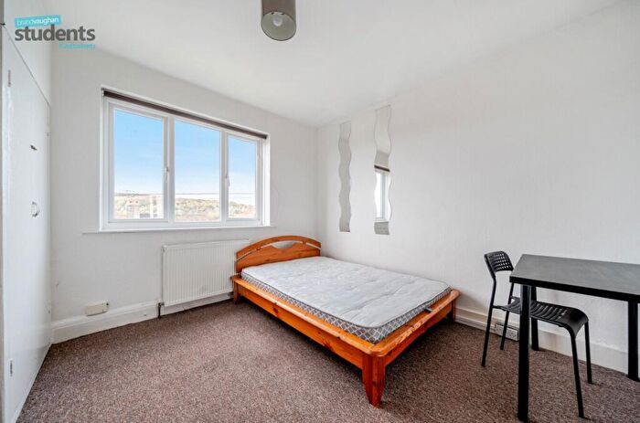 Semi Detached House To Rent In Nyetimber Hill, Brighton, East Sussex, BN2