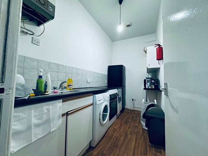 Block Of Flats To Rent In St Johns Terrace, Leeds, LS3