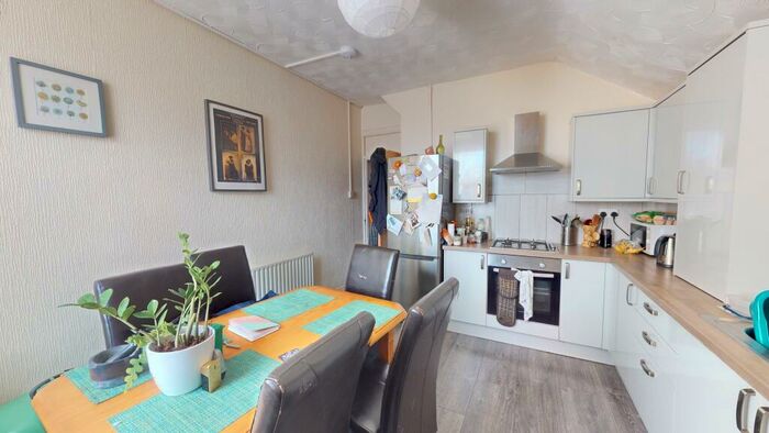 2 Bedroom Flat To Rent In Whitchurch Road, Heath, Cardiff, CF14