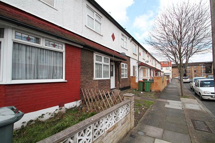 4 Bedroom Terraced House To Rent In Leighton Avenue, London, E12