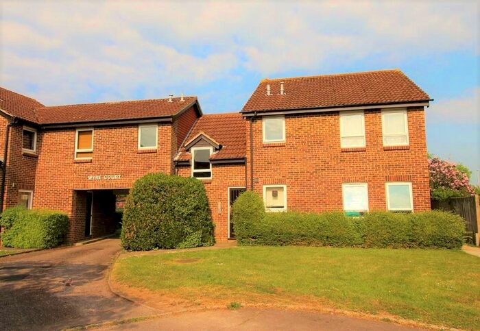 Studio To Rent In Wyre Court, Tilehurst, Reading, RG31