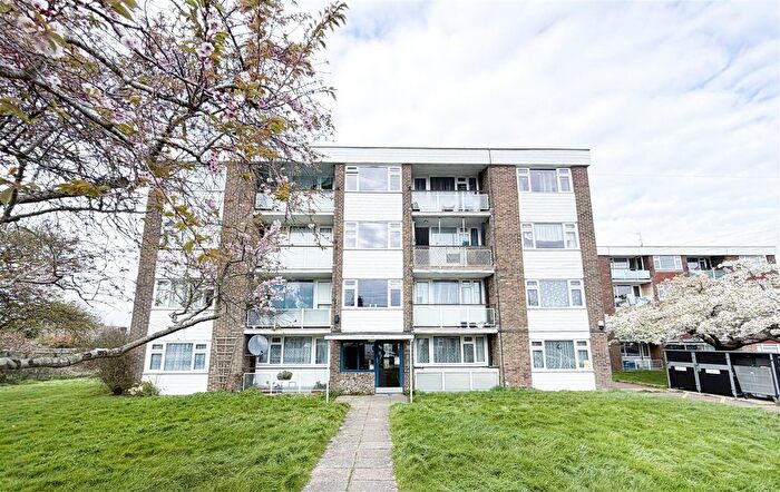 2 Bedroom Flat For Sale In Fletching Road, Eastbourne, BN22