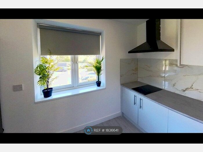 1 Bedroom Flat To Rent In Short Lane, Staines-Upon-Thames, TW19