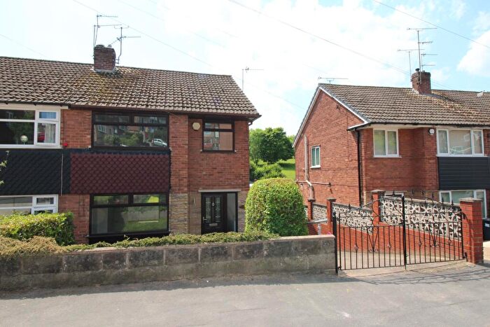3 Bedroom Semi-Detached House To Rent In Farm View Road, Rotherham, S61