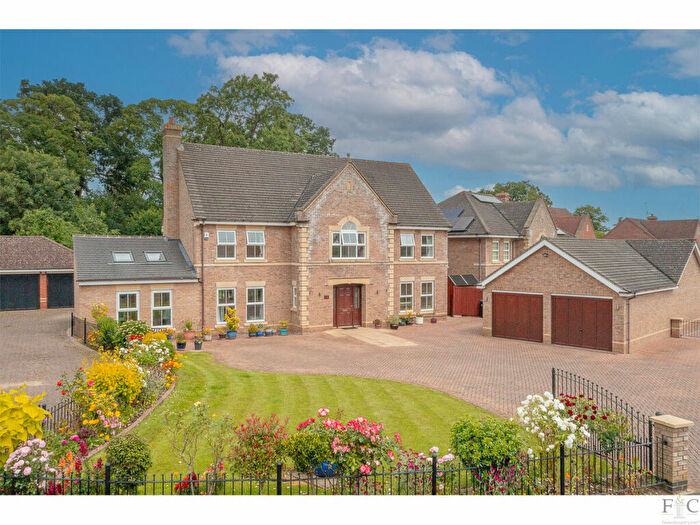 5 Bedroom Detached House For Sale In Woodlands Close, Leicester, LE2