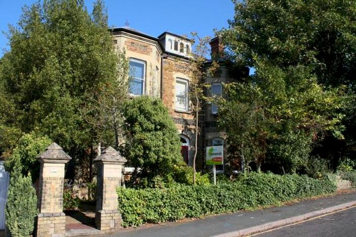 1 Bedroom Flat To Rent In Sydney Road, Guildford, Surrey, GU1