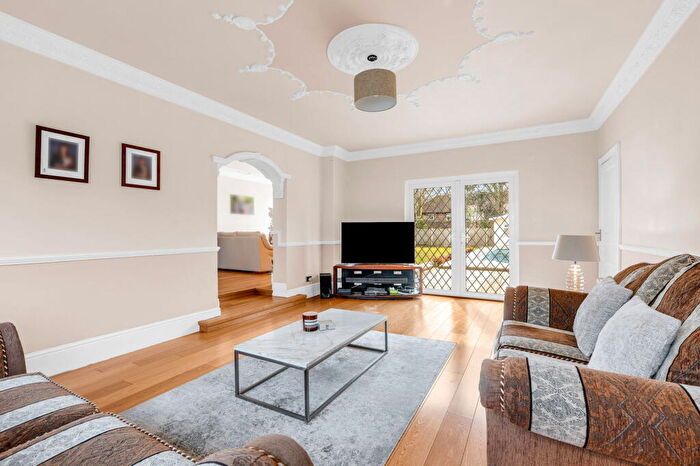 5 Bedroom Detached House For Sale In Parkstone Avenue, Emerson Park, RM11