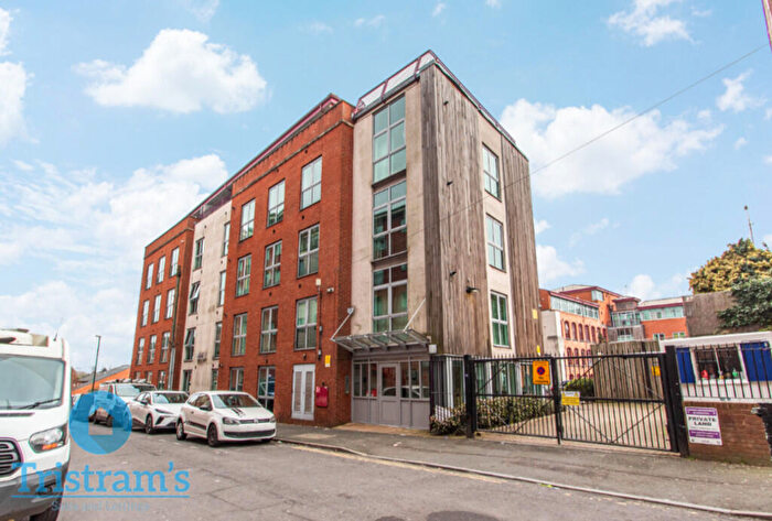2 Bedroom Flat To Rent In Portland Square, Nottingham, NG7