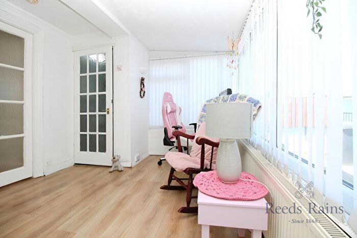 2 Bedroom Bungalow For Sale In Woodside Avenue, Kinmel Bay, Conwy, LL18