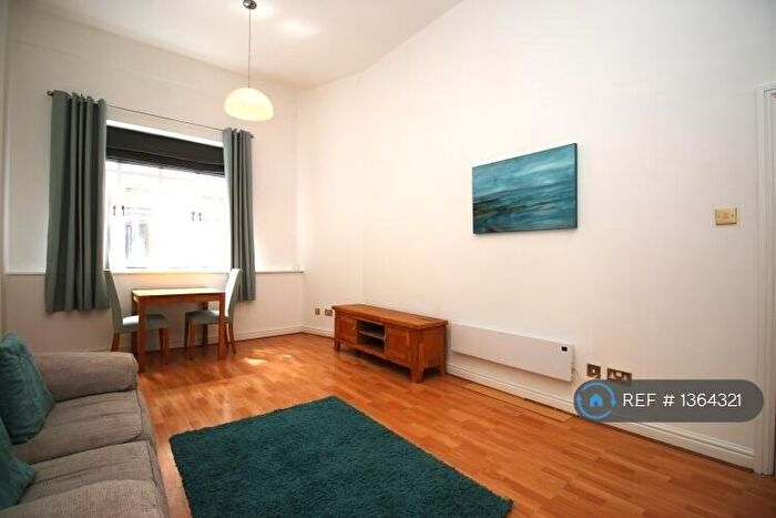 1 Bedroom Flat To Rent In Whitworth House, Manchester, M1