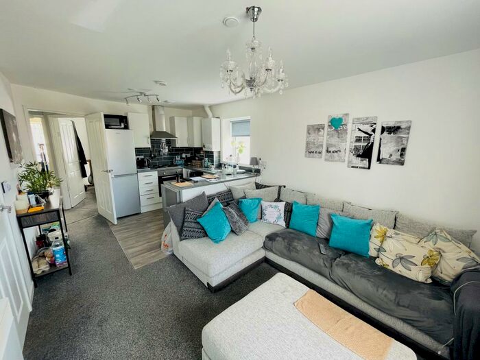 2 Bedroom Flat To Rent In Gower View Road, Gorseinon, Swansea, SA4