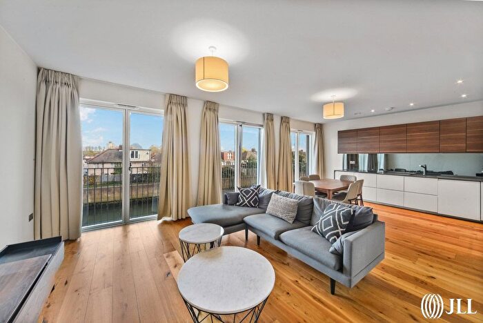 3 Bedroom Flat To Rent In Copperworks Wharf, London, E15