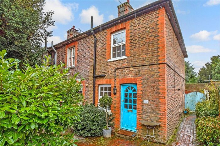 2 Bedroom End Of Terrace House For Sale In High Street, Hadlow, Tonbridge, Kent, TN11