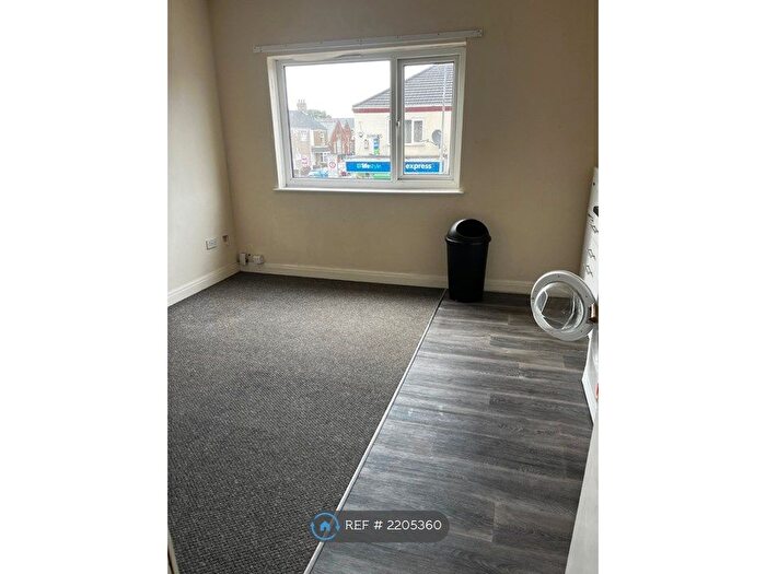 2 Bedroom Flat To Rent In Alexandra Road, Grimsby, DN31