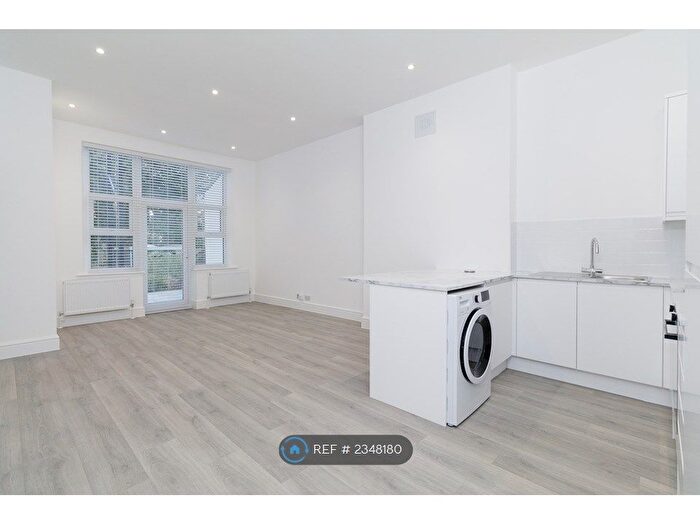 2 Bedroom Flat To Rent In Bouverie Road West, Folkestone, CT20