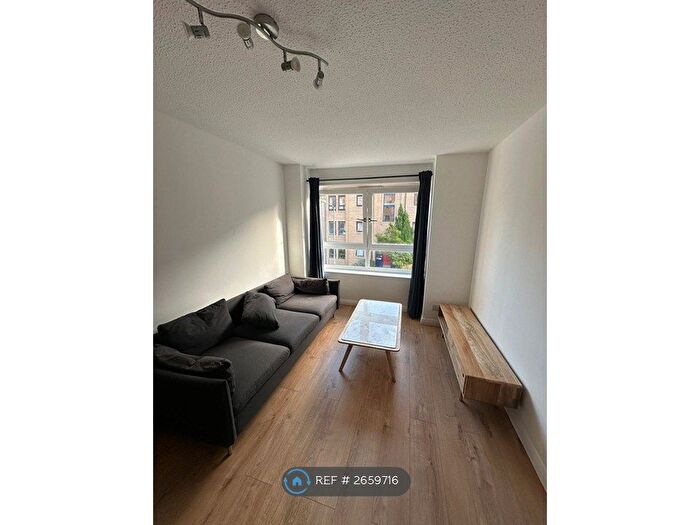 1 Bedroom Flat To Rent In Lumsden Street, East Renfrewshire, G3