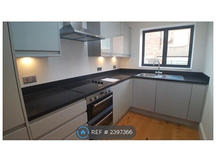 2 Bedroom Flat To Rent In Addington Road, South Croydon, CR2