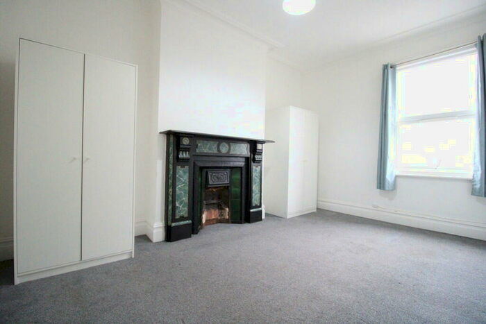 2 Bedroom Flat To Rent In Chamberlayne Road, London, NW10