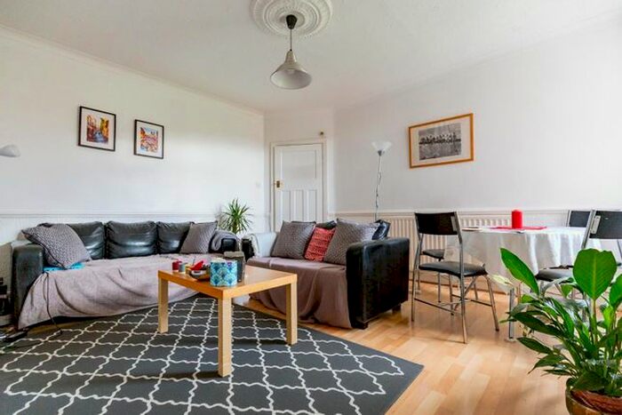 3 Bedroom Flat To Rent In Danby Gardens, Newcastle Upon Tyne, NE6