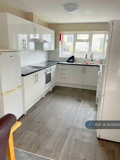 6 Bedroom Terraced House To Rent In Manor Road, Bristol, BS7