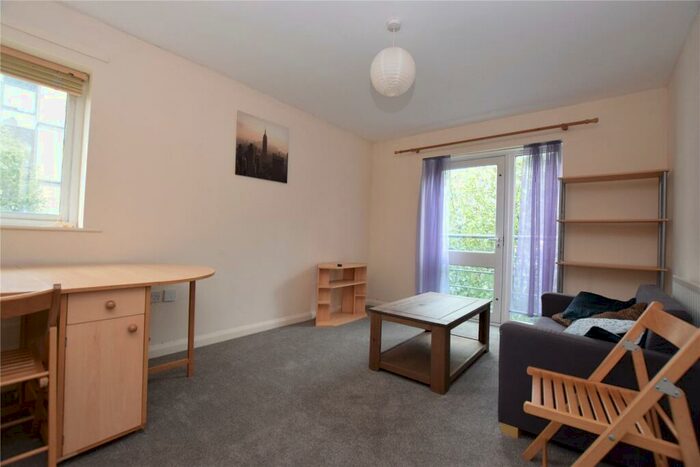 1 Bedroom Apartment To Rent In Belle Vue Road, Hyde Park, Leeds, LS3