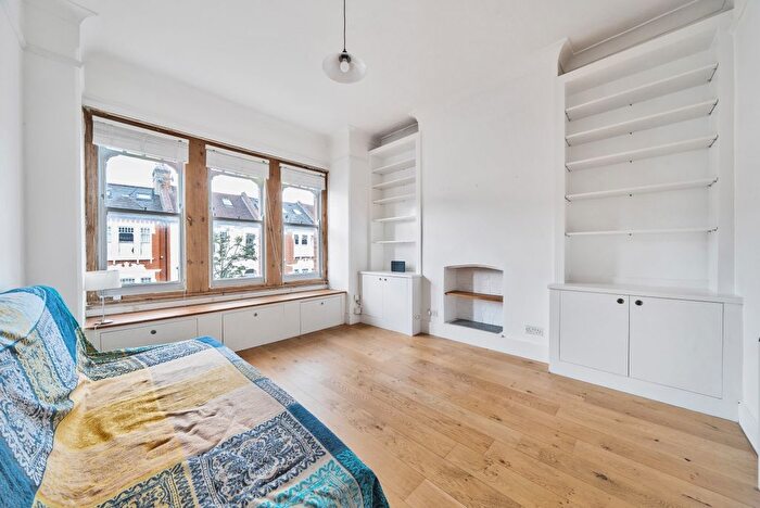 2 Bedroom Detached House To Rent In Louisville Road, London, SW17