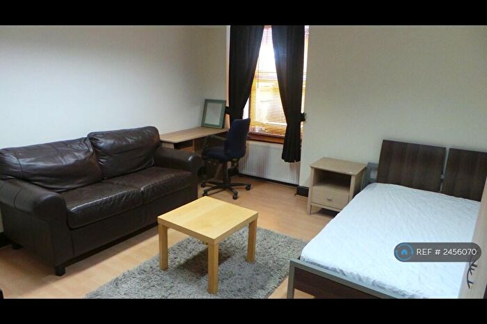 Studio To Rent In Main Door, Glasgow, G2