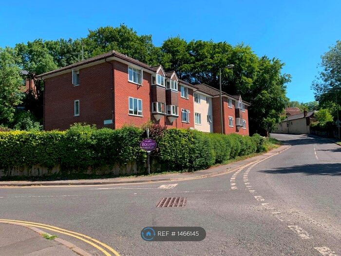 2 Bedroom Flat To Rent In Ferndown Court, Alton, GU34