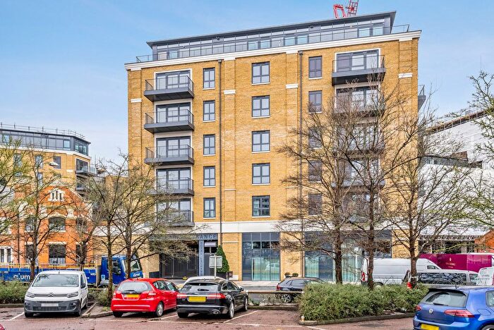 1 Bedroom Flat To Rent In Royal Exchange, London, KT1