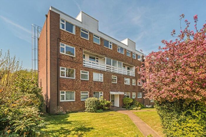 2 Bedroom Flat To Rent In Cranes Park, Surbiton, KT5