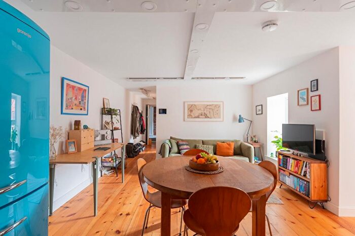 2 Bedroom Flat For Sale In North Street, Bedminster, BS3