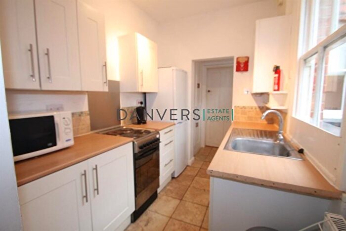4 Bedroom Terraced House To Rent In Jarrom Street, Leicester, LE2