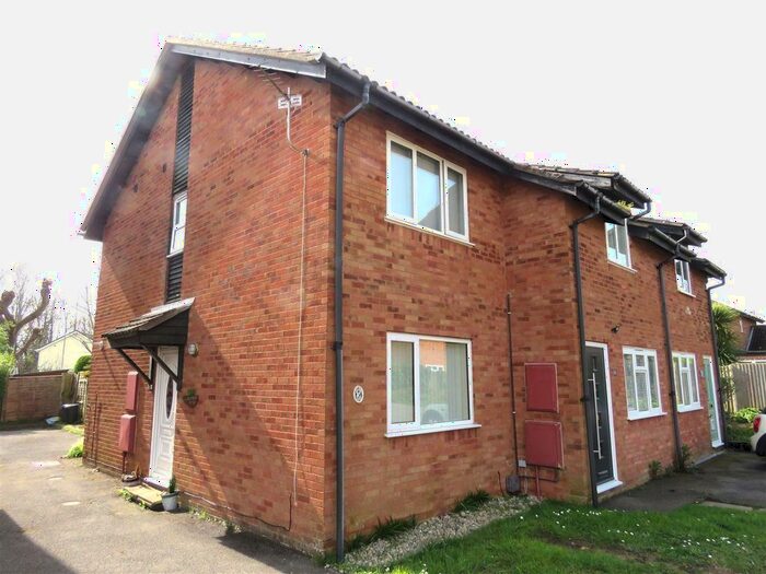 1 Bedroom Property To Rent In Stratfield Place, New Milton, BH25