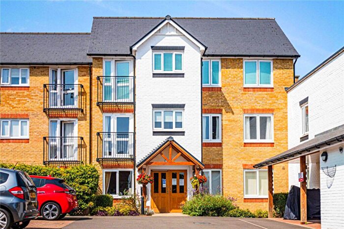 2 Bedroom Apartment For Sale In High Street, Berkhamsted, Hertfordshire, HP4