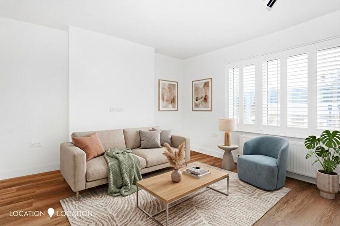 1 Bedroom Apartment For Sale In Winston Road, London, N16