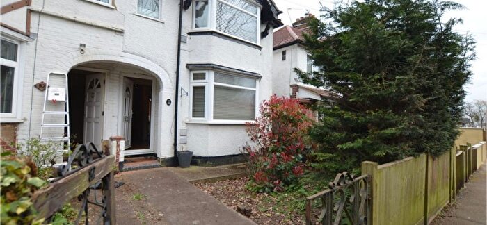 3 Bedroom Semi-Detached House To Rent In North Western Avenue, Watford, Hertfordshire, WD25