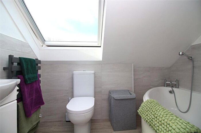 1 Bedroom Apartment For Sale In Eastlands, New Milton, Hampshire, BH25