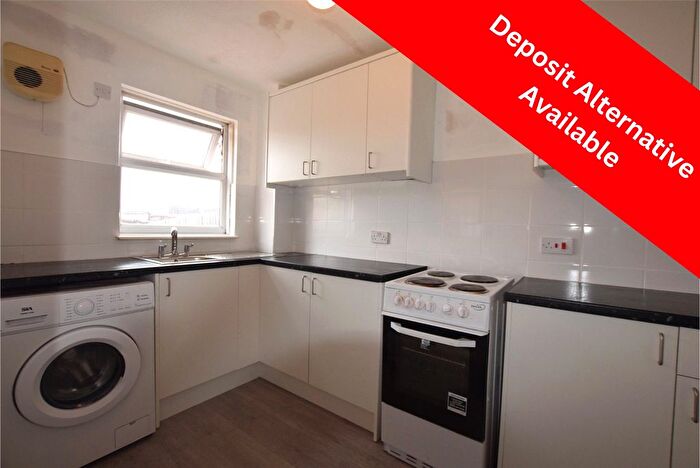 3 Bedroom Semi-Detached House To Rent In Marlow Avenue, Purfleet-On-Thames, Essex, RM19