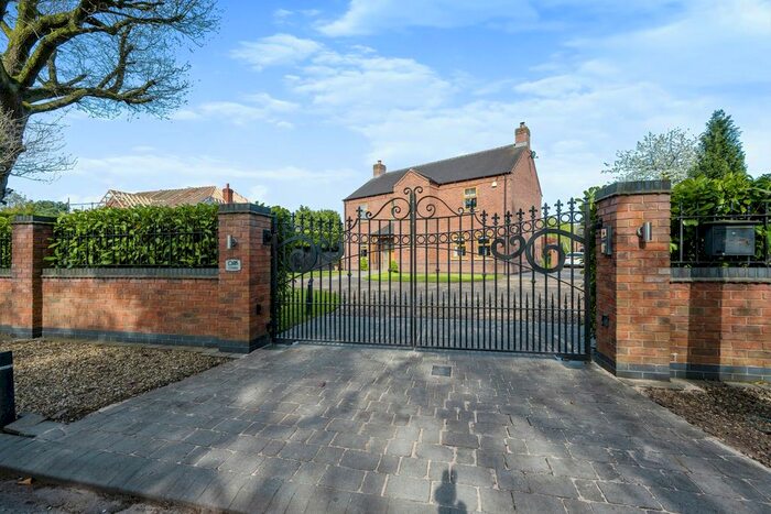 4 Bedroom Detached House For Sale In Stable Lane, Calf Heath, Wolverhampton, WV10