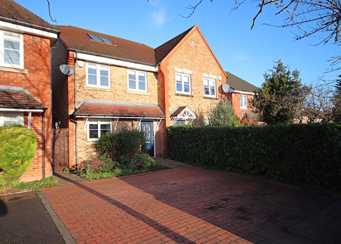 3 Bedroom Semi Detached House For Sale In Woodbury Close, Maidenhead, SL6