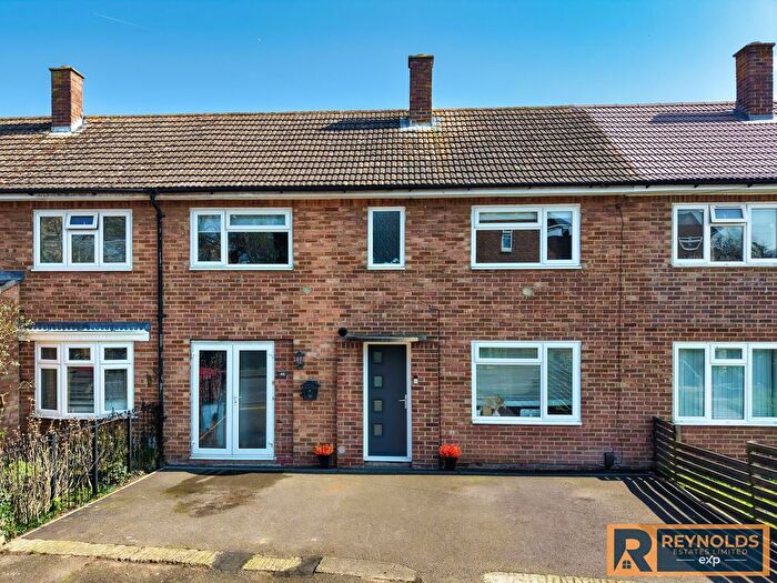 3 Bedroom Terraced House For Sale In Saltings Road, Snodland, Kent, ME6