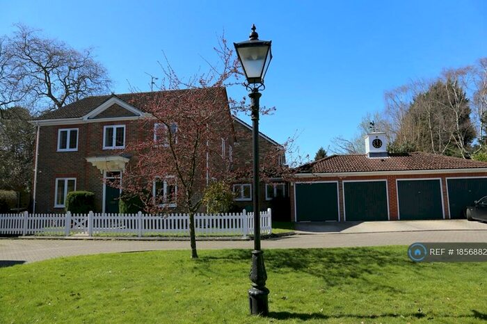 4 Bedroom Detached House To Rent In The Lawns, Ascot, SL5