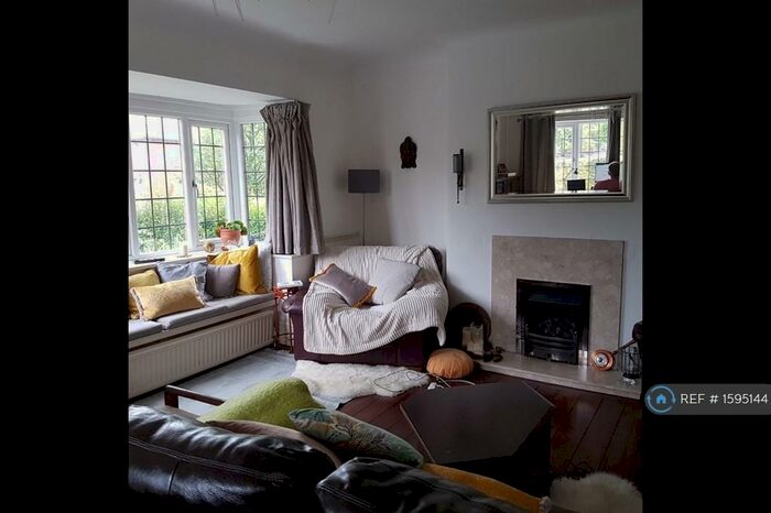 3 Bedroom Semi-Detached House To Rent In Hartburn Place, Newcastle, NE4